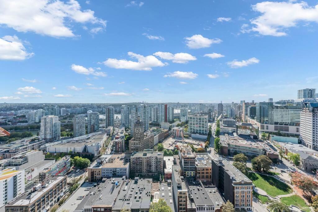 Skyview, 40Th Floor! 2Br Condo In Downtown Vancouver Luaran gambar