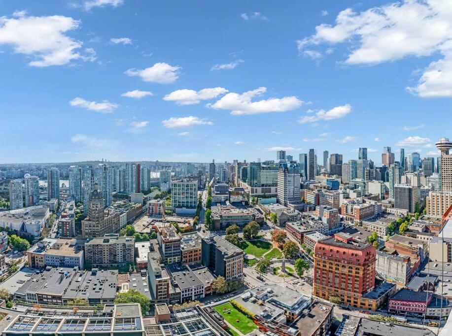 Skyview, 40Th Floor! 2Br Condo In Downtown Vancouver Luaran gambar