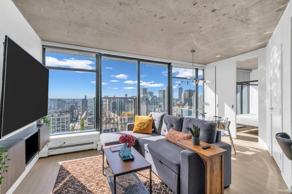 Skyview, 40Th Floor! 2Br Condo In Downtown Vancouver Luaran gambar