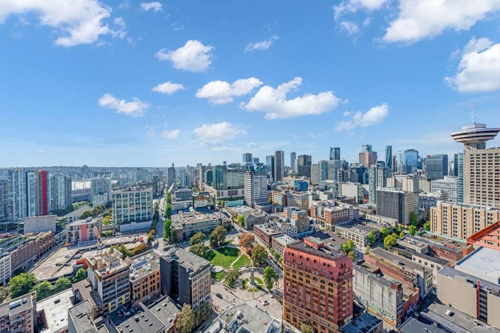 Skyview, 40Th Floor! 2Br Condo In Downtown Vancouver Luaran gambar